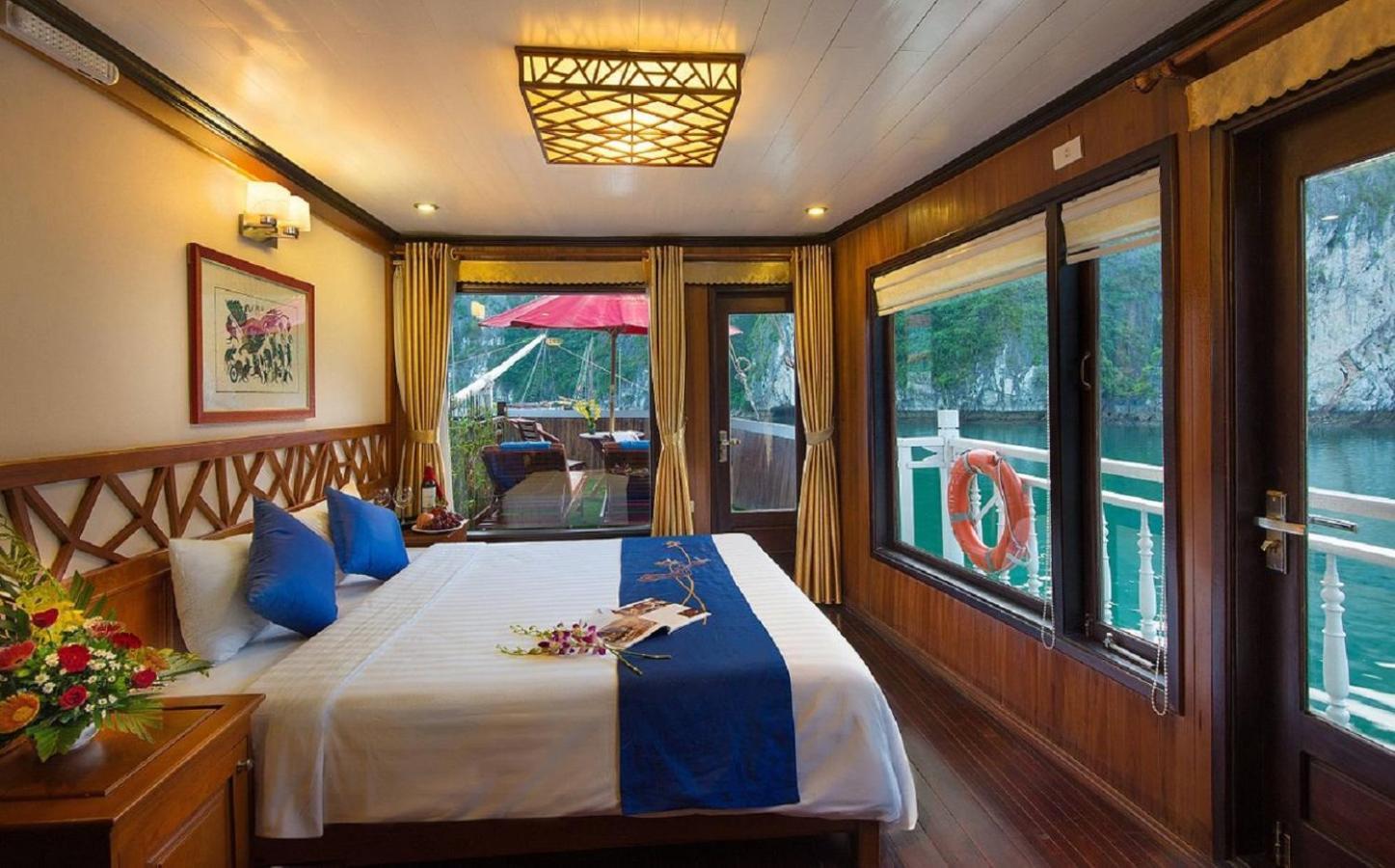 รอยัล พาเลซ ครูซ Hotel ฮาลอง ภายนอก รูปภาพ