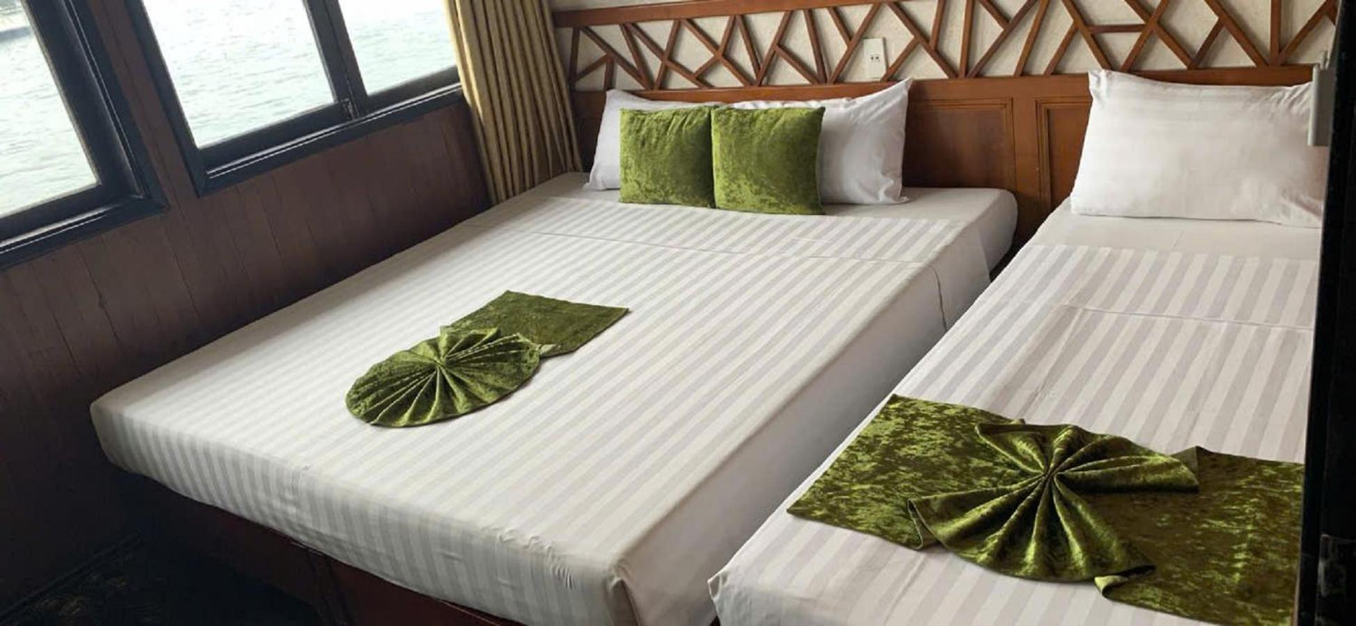 รอยัล พาเลซ ครูซ Hotel ฮาลอง ภายนอก รูปภาพ