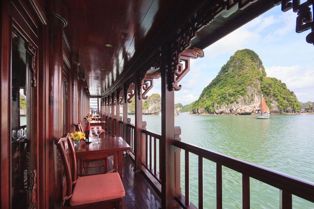 รอยัล พาเลซ ครูซ Hotel ฮาลอง ภายนอก รูปภาพ